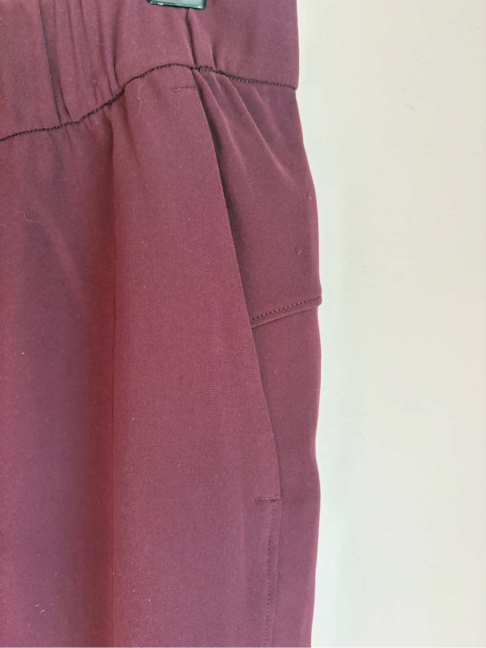 Lululemon Women’s Joggers Maroon Size 6 - Picture 6 of 8